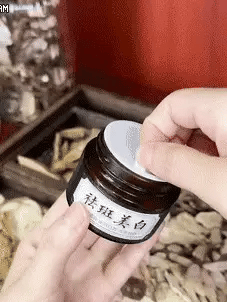 Whitening Blemish Reducing Anti-wrinkle Rejuvenating Mask